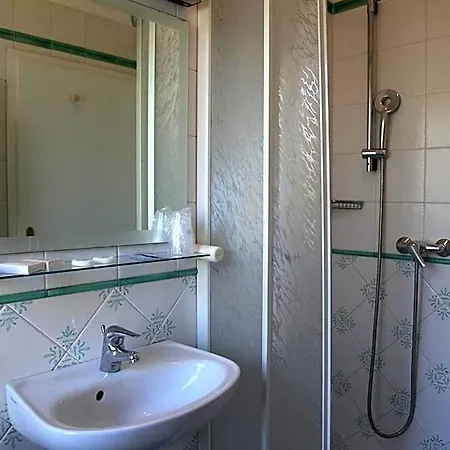 Rosa Hotel 3*