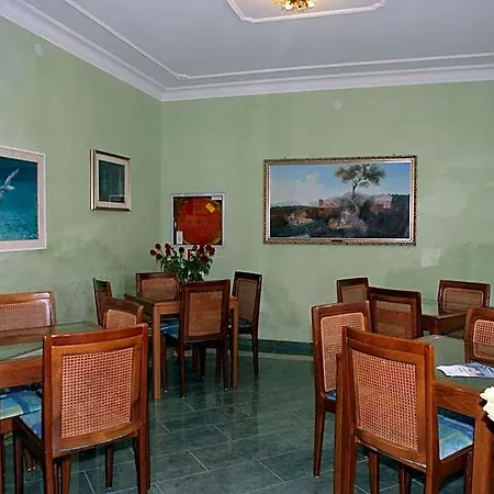 Rosa Hotel 3*