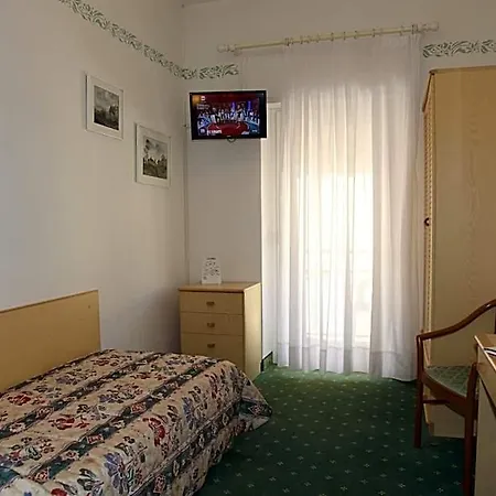 Hotel Rosa 3*